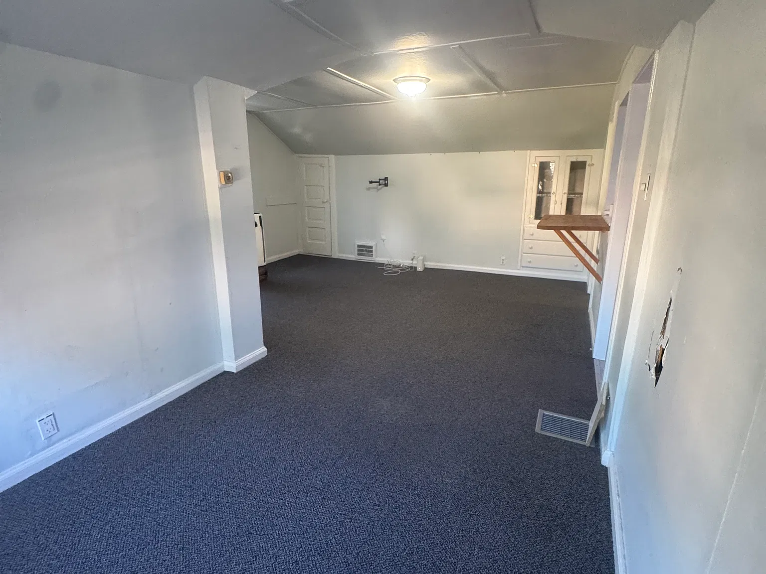 Studio, 660 sqft, $1,050 — Photo 3