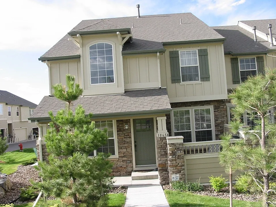 End Unit Townhome!