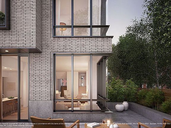 4th image of 550 Vanderbilt Ave #Townhouse 3