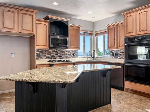4th image of 6026 W Trailview Way