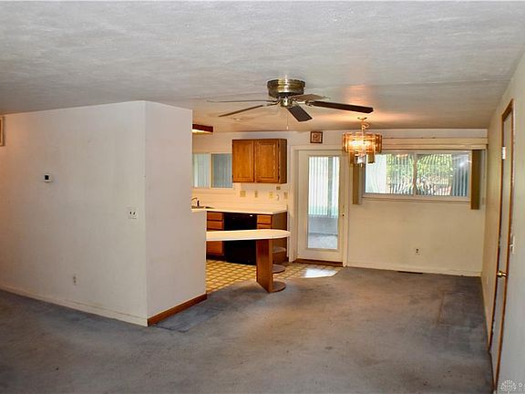 5th image of 1560 Hillwood Dr