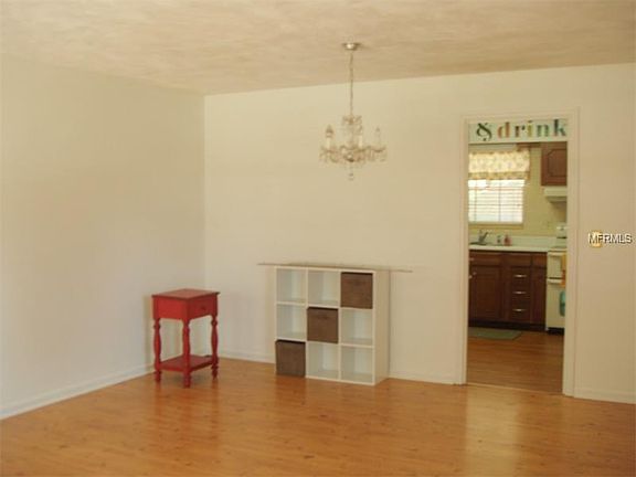 3rd image of 1455 N Lyndell Dr