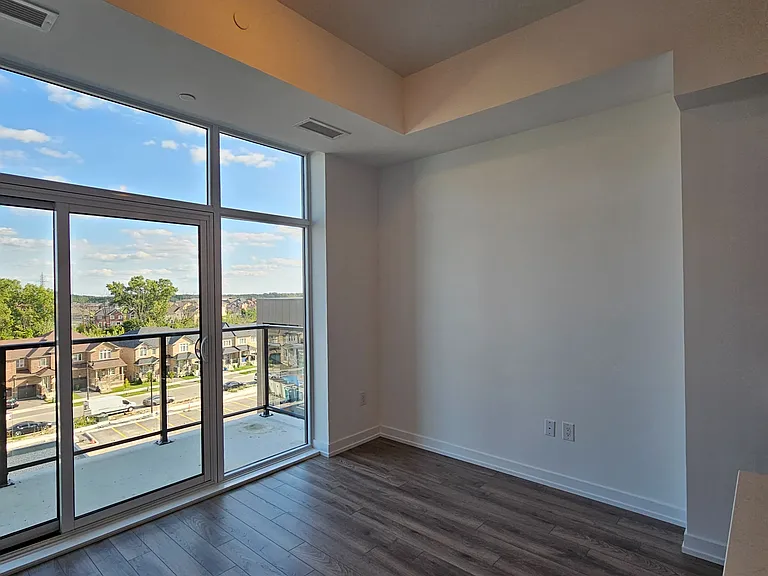 460 Dundas St E #512 — Photo 5