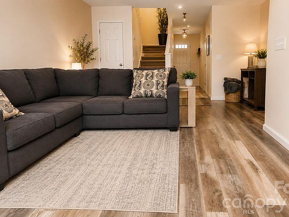 5th image of 5965 Prescott Ct