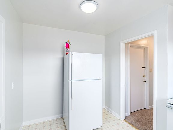 5th image of 1214 Chestnut St APT C