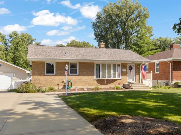 207 S Wilmette Ave, Westmont, IL 60559