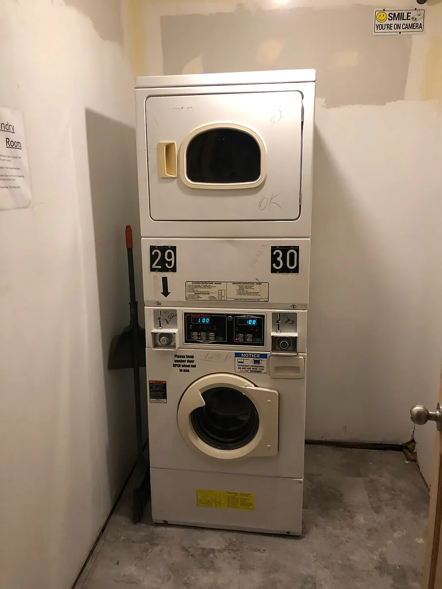 Building Photo - 1714 W 46th St #2E