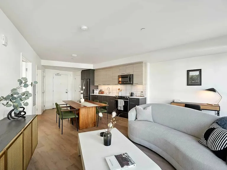 Channel House — Photo 6