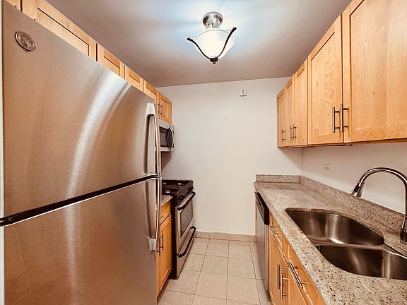 4th image of 12333 83rd Ave #2707