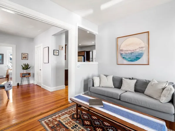 8 Brookfield St #2, Roslindale, MA 02131