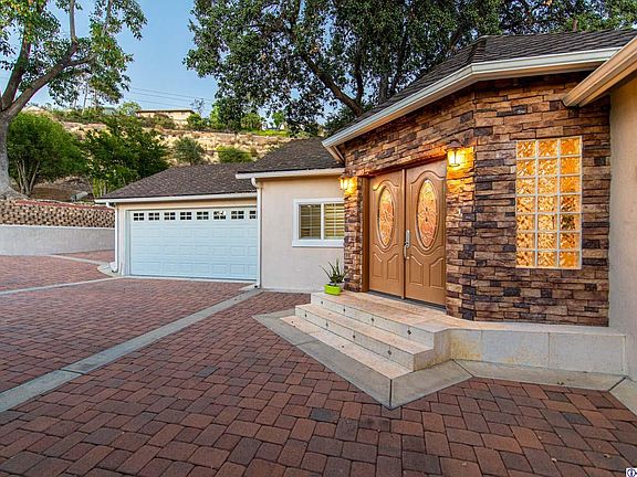 2nd image of 206 Mero Ln