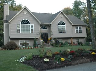 38 Hewitt Rd, Hewitt, NJ 07421