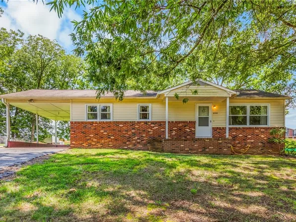 6340 Linda Dr, Lewisville, NC 27023