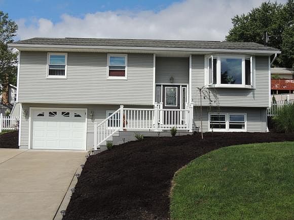 1st image of 929 Squires Ave