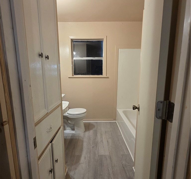 1st image of 408 N Live Oak St