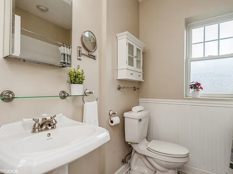 1615 Monroe St #2S — Photo 8