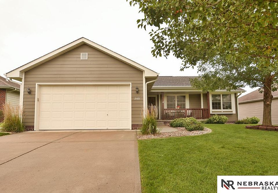 1st image of 21421 Parkview Dr