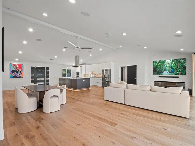 1021 Temple Grove Pl — Photo 12