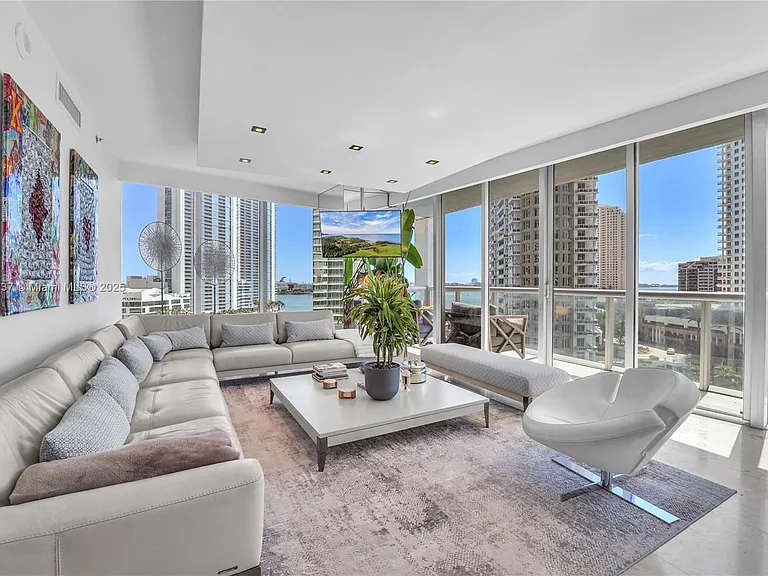 465 Brickell Ave #1001 — Photo 2