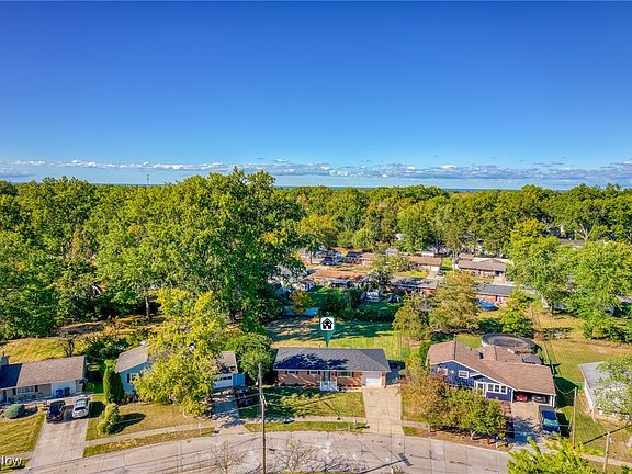 4th image of 4762 Hollyview Dr