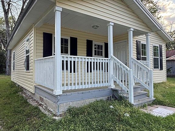 4th image of 212 Teddy St