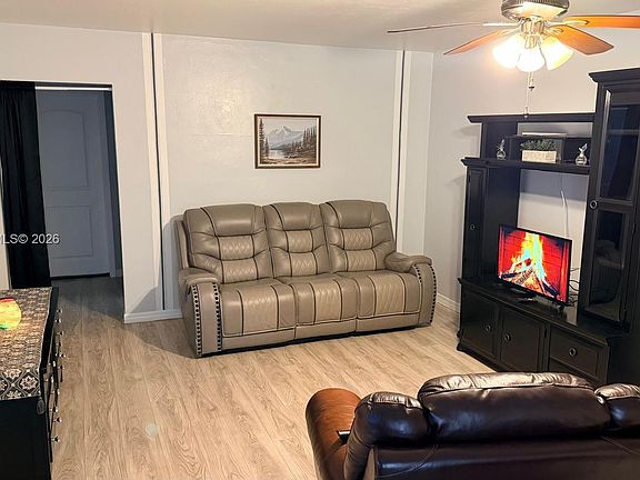 4th image of 1030 SW 11th St APT M20