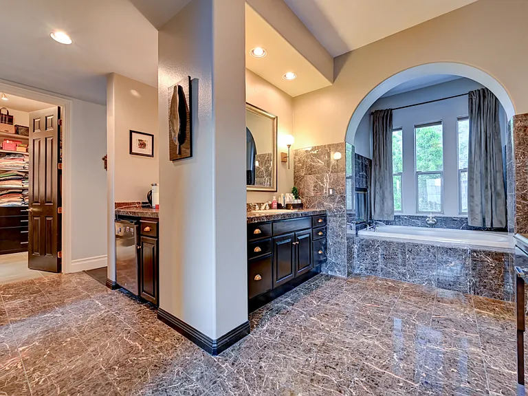 10212 Stone Briar Ct — Photo 96