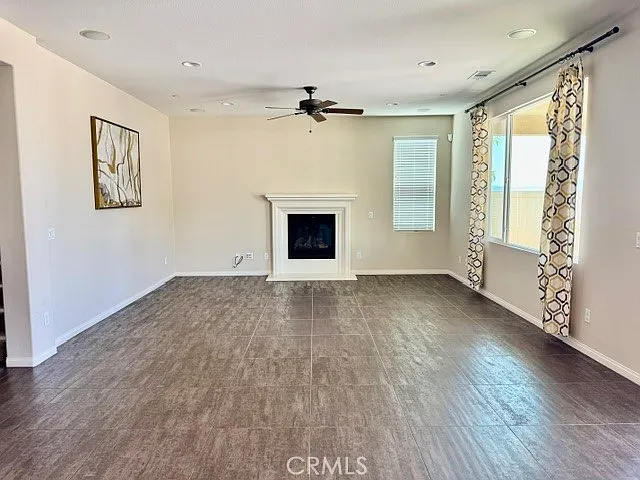 4 bed, 2743 sqft, $3,900 — Photo 2