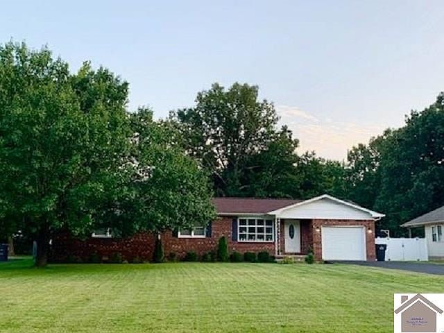 1st image of 2065 Knob Hill Dr