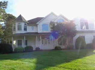 17 Sweetberry Ave, Center Moriches, NY
