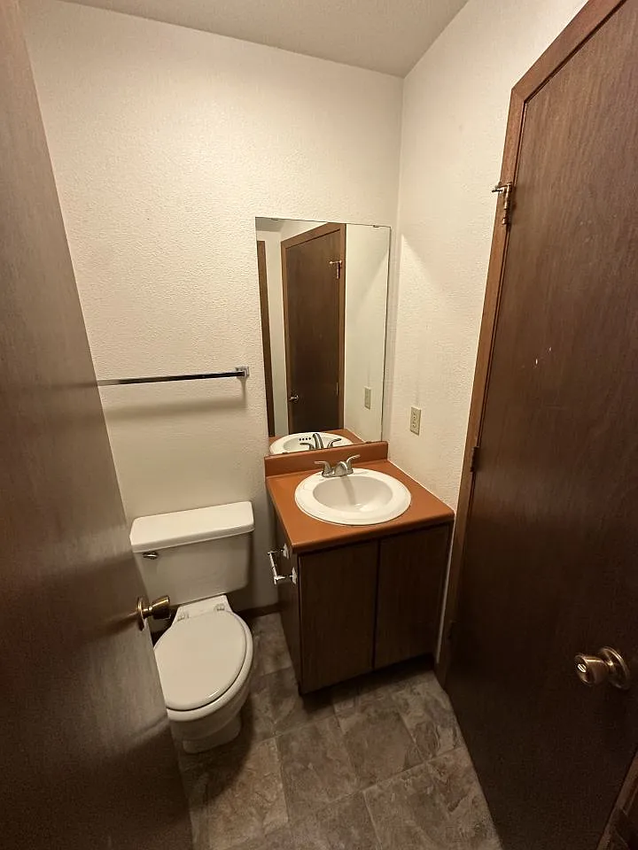 2 bed, 1.5 bath, 800 sqft, $995 — Photo 4