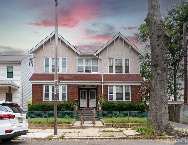 1st image of 10 McKay Ave #12