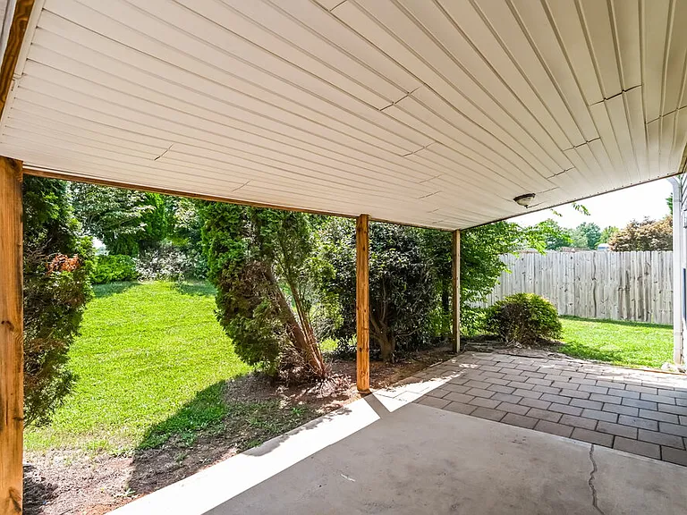 3004 Omaha Dr — Photo 16