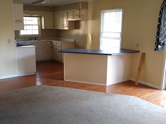 4th image of 718 E Oxley Blvd