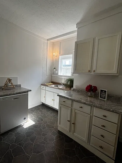 1 bed, 550 sqft, $1,195 — Photo 2