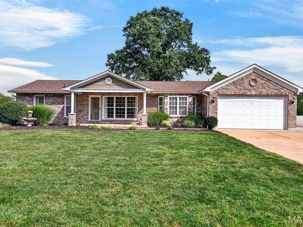 262 W Skyline Dr, Ballwin, MO 63011