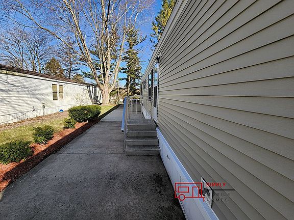 2nd image of 335 Oakhill Ct