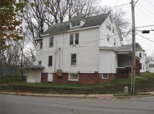 401 Harrison Ave, Charleston, IL 61920