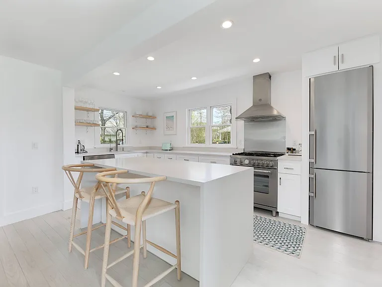70 Powell Ave — Photo 5