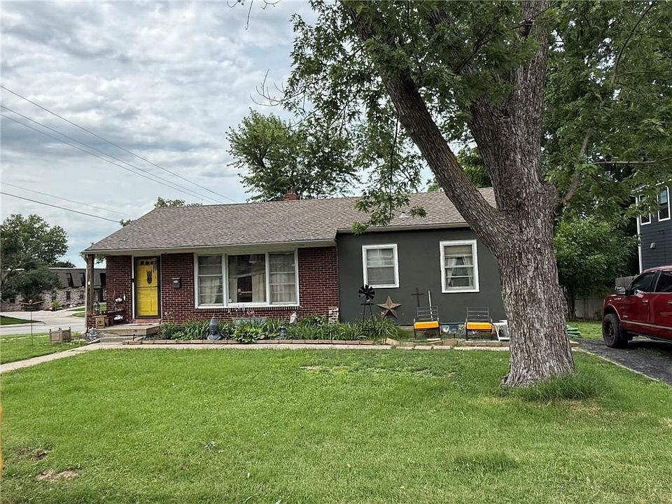 1st image of 4630 W 60th St