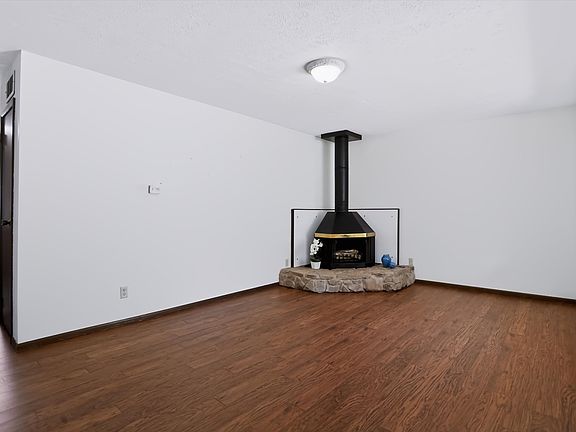 5th image of 3702 S Tyler Ln