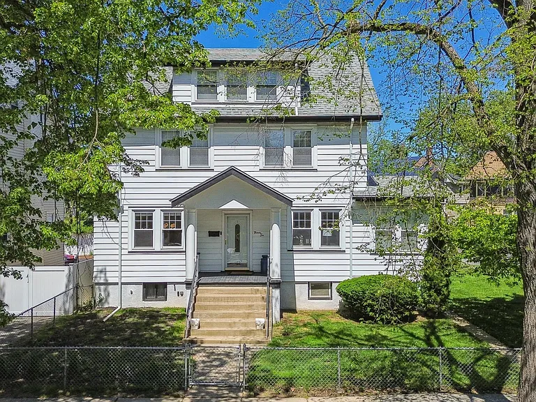26 Lafayette Ave — Photo 17