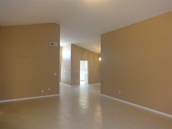 3rd image of 250 Bridge Creek Blvd