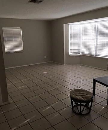 4th image of 18109 Adams Cir