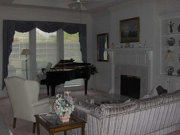 4th image of 759 Richmond Ln