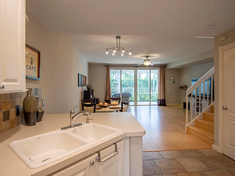 504 Capistrano Dr — Photo 5