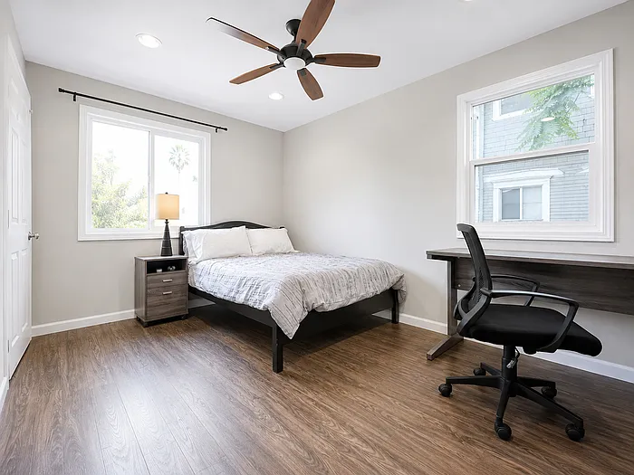 1 bed, 1.0 bath, $1,100 — Photo 2