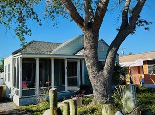 13318 2nd St E, Madeira Beach, FL 33708