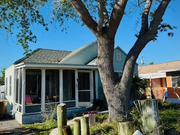 13318 2nd St E, Madeira Beach, FL 33708