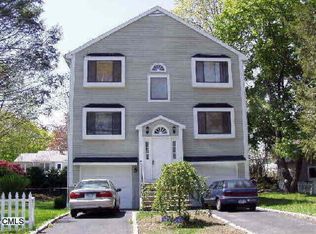 53 Adelaide St, Fairfield, CT 06825